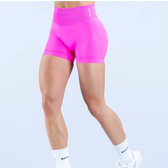 DFYNE Impact Shorts – Bright Fuchsia (4.5”) - Picture 3 of 4